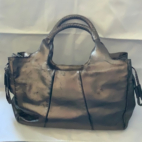 Salvatore Ferragamo Top Handle Handbag in Metallic Silver Leather (12.5"x9.44") - Picture 4 of 16